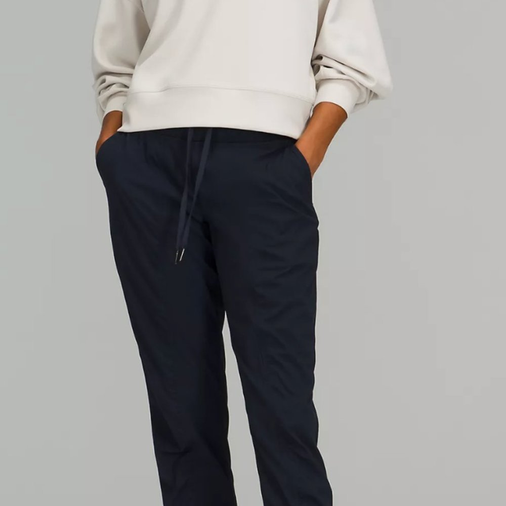LULULEMON Dance Studio High Rise Jogger Pant Like New! True Navy